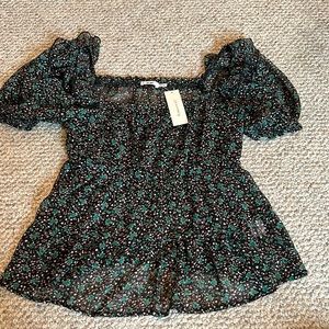 Black floral puff sleeve top